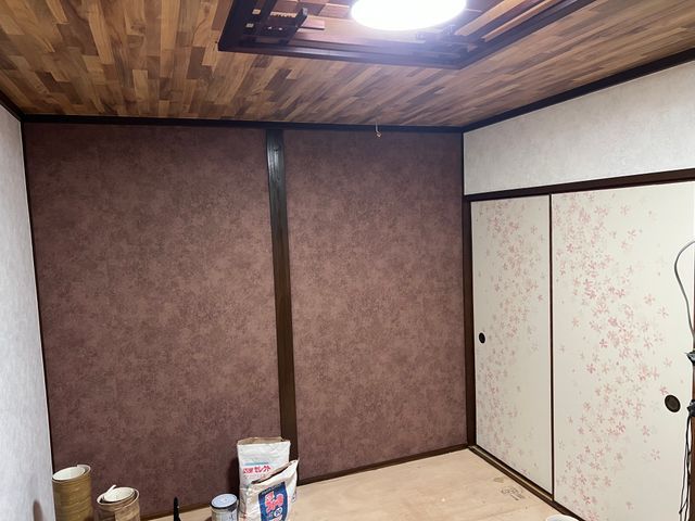 豊富な経験を活かした技術力抜群の壁紙貼替え・30年以上の職人技でお住まいを美しくサービスの画像