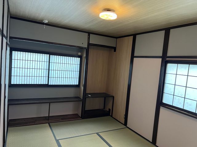 豊富な経験を活かした技術力抜群の壁紙貼替え・30年以上の職人技でお住まいを美しくサービスの画像