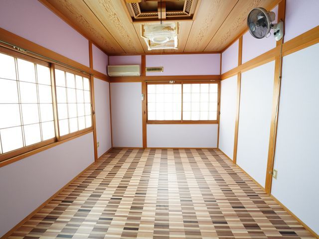 豊富な経験を活かした技術力抜群の壁紙貼替え・30年以上の職人技でお住まいを美しくサービスの画像