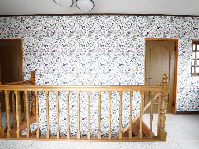 豊富な経験を活かした技術力抜群の壁紙貼替え・30年以上の職人技でお住まいを美しくサービスの画像