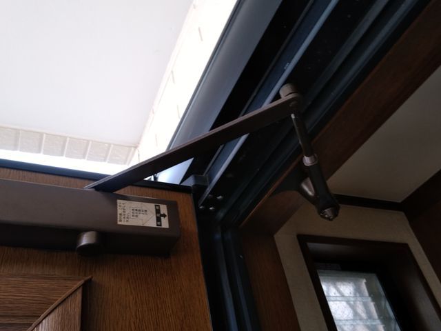 ドアクローザーの交換