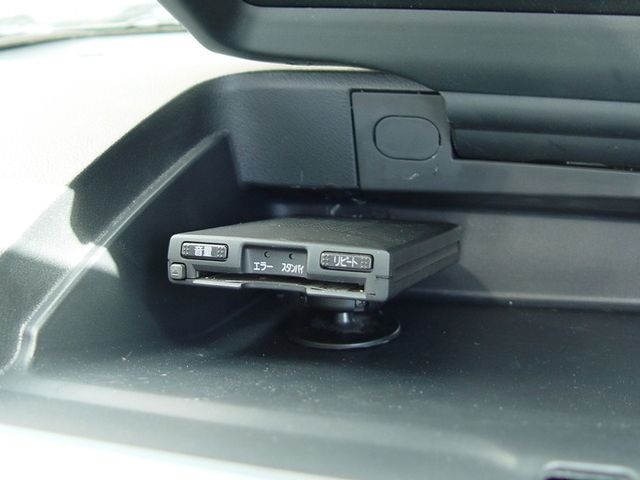 【自動車ディーラーでの勤務経験あり】女性スタッフ同行も可能です！