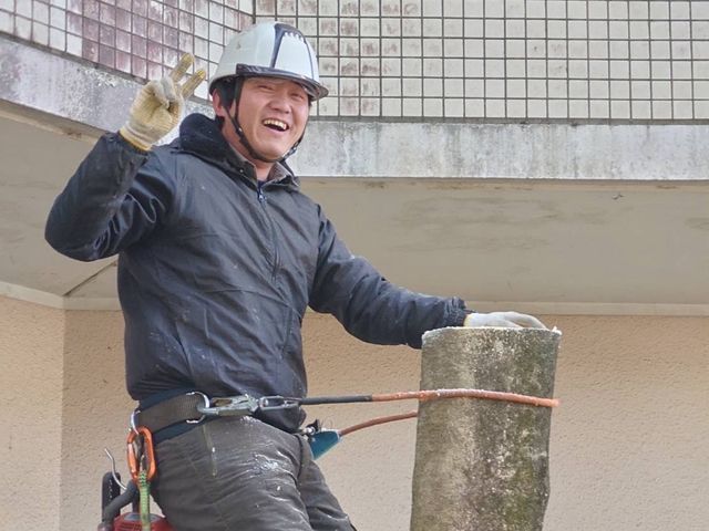 伐採歴10年の実績◎機械が入らない狭い所でも対応可能なのでお任せください！