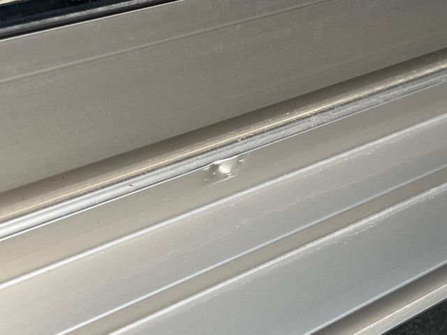 サッシの傷曲がり直します