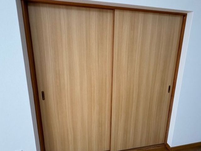 ダイノックシートの貼り付け / 室内ドア