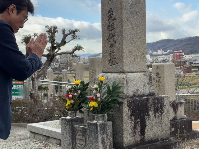 【実家のお墓参りお任せください◎】お花・線香込み、写真付きで丁寧にご報告
