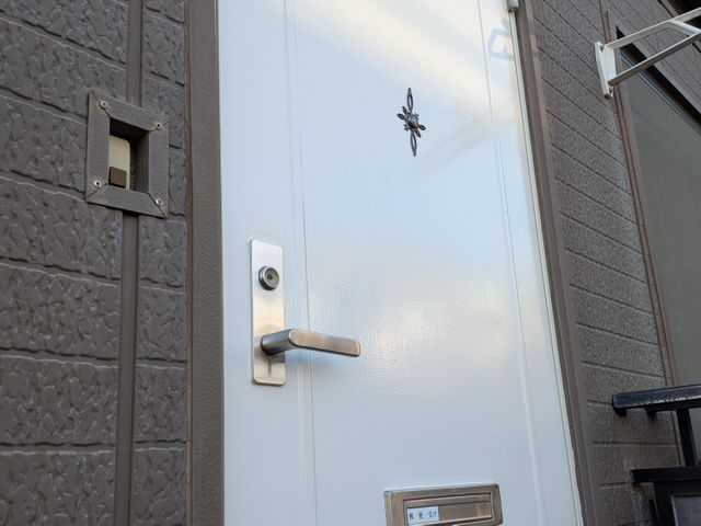 ～全１６工程の作業で見違えるような扉へ～令和７年９月開店！東京板橋区の塗装店