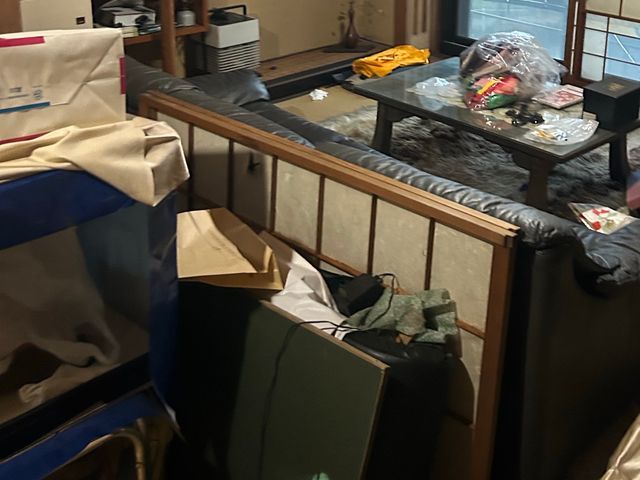 不用品回収・お買取・お片付け整理・遺品整理、年間2000件以上作業しております。サービスの画像