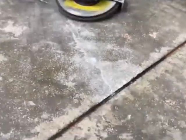 確かな技術力でコンクリートのひび割れを補修します！