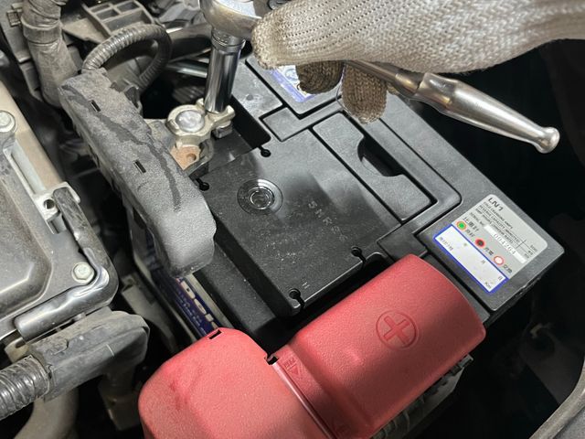 経験と知識を活かして迅速丁寧に作業いたします！1級整備士在籍！診断機あります！