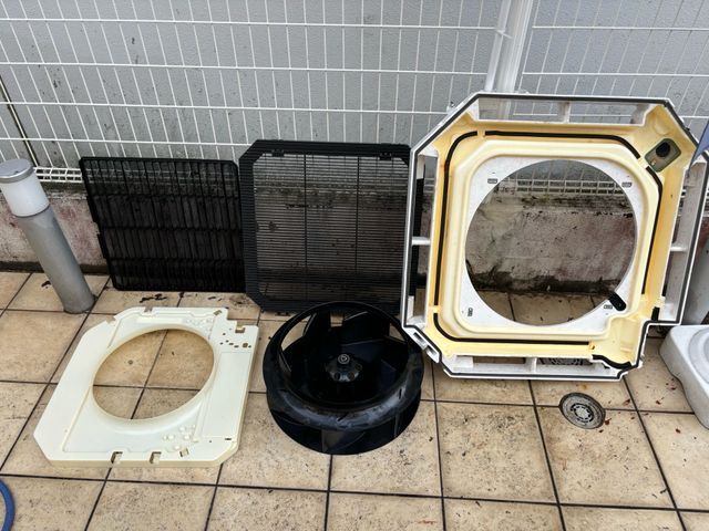 事務所のエアコン汚れてませんか？複数台がお得！報告書作成できます！QR決済あり！