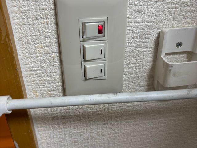 コンセント　スイッチ交換　複数箇所割引あり！！第1種電気工事士の店長が訪問