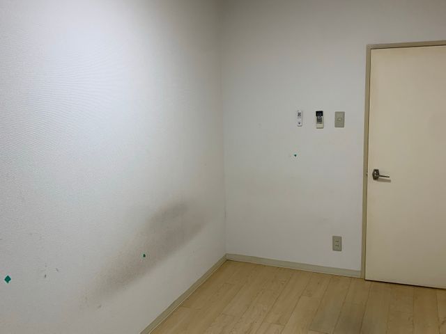 張替えの約半額！クロスメイクで壁紙をキレイにします！