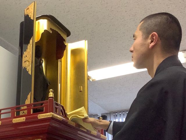 仏壇終い、位牌整理お手伝いいたします。真言宗の法灯に従ってご供養いたします。