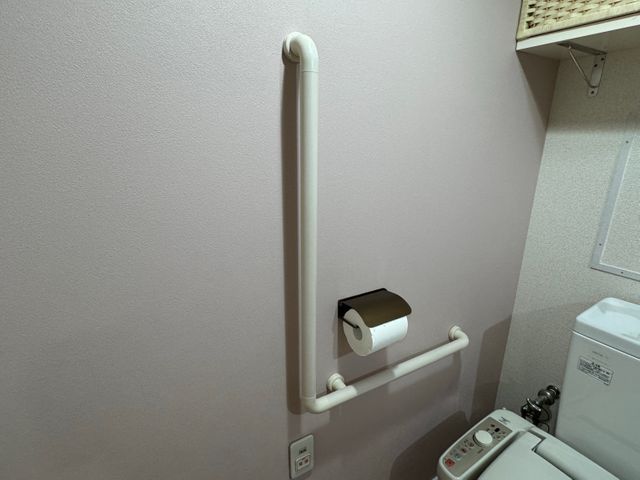 現場経験26年のプロが施工！壁の強度もチェックして、素早くしっかり固定します。