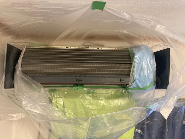 しっかり作業。丁寧に養生、洗浄クリーニング致します。