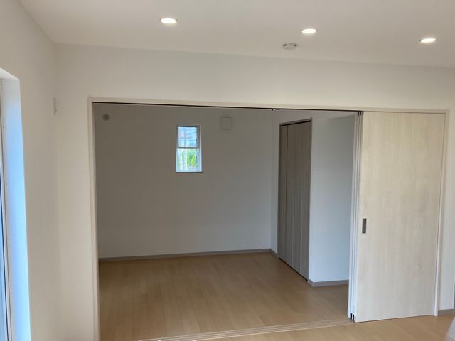 お部屋一新！プロが手がけるクロス貼り替えサービスサービスの画像