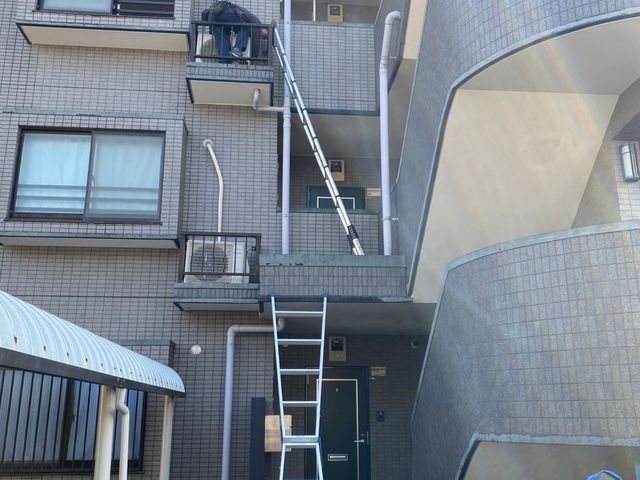 高難度工事　他社で断られた方のみお受けします　隠蔽　超高所　超狭小　移設　屋根等