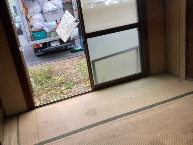 【女性スタッフも可】よく怖いと言われますが笑顔で明るくお伺いします！サービスの画像