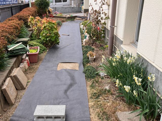 寒さ暑さもなんのその！草むしりから解放されませんか？