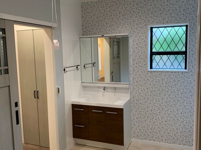 洗面台を格安提供♪   夫婦二人三脚で丁寧な施工！