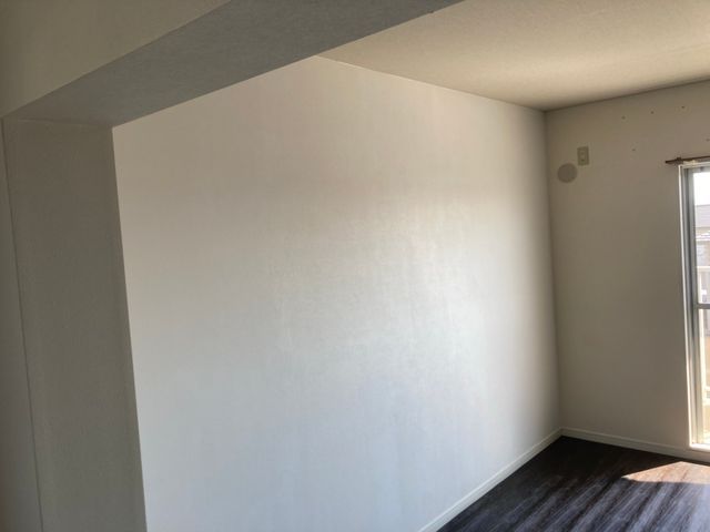 壁紙張替えの約１/2の費用でできるクロスクリアバリアコート　壁紙再生サービスの画像