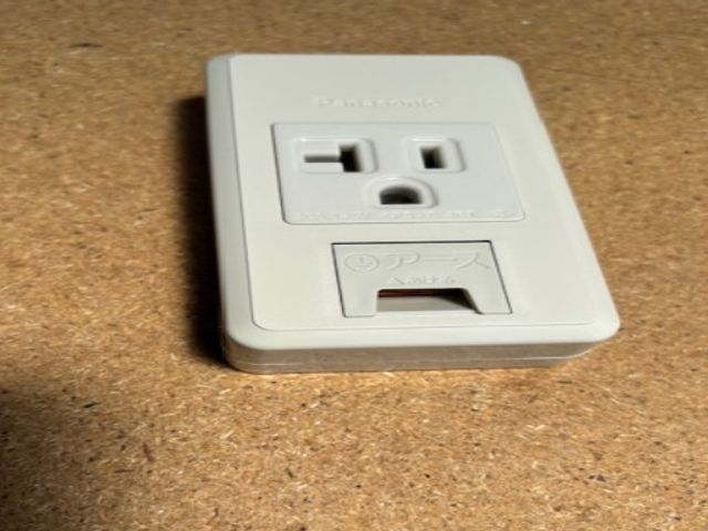 室内コンセント増設・電気スイッチの修理 / 増設  写真の店長が伺います