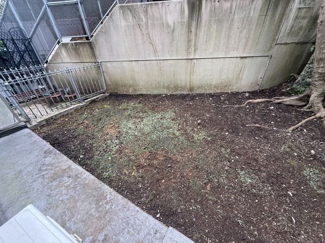 丁寧すぎると評判の石野ガーデン　～落ち葉ゼロ・見違える庭をお約束します～