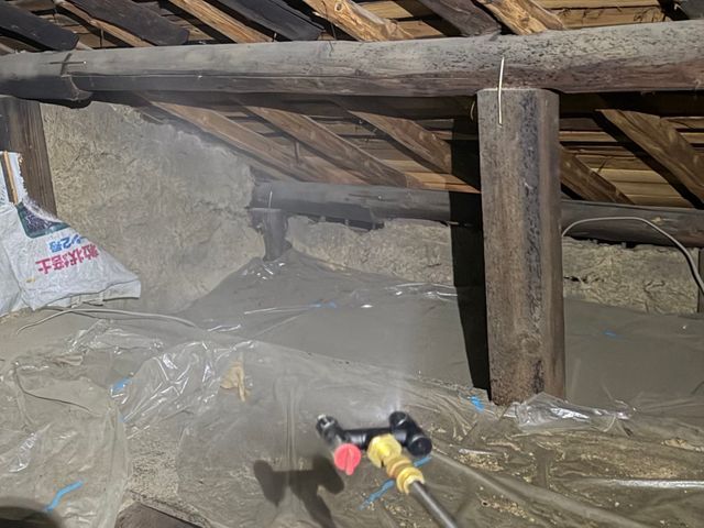 シロアリ駆除　薬剤散布　お任せください！