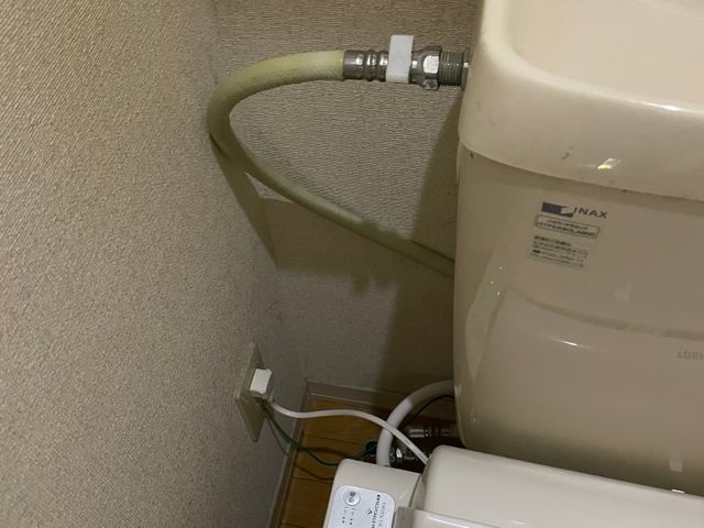 ウォシュレット(シャワートイレ)取り付け交換お任せ下さい。タンクレスは不可