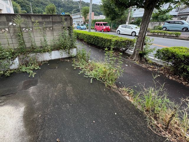 行政施設や企業敷地内の除草、剪定実績多数あり！